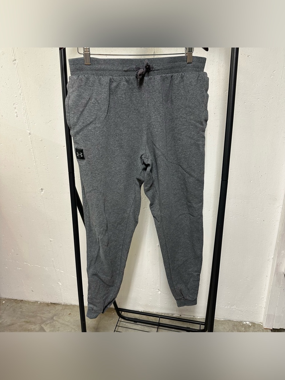 Under Armour Gray Men's Jogger Sweatpants 🐠